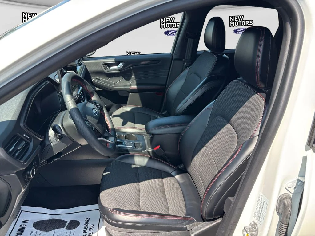 Used 2023 White Metallic Ford ST-Line image 9
