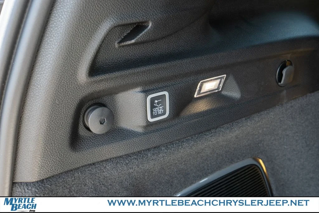 New 2026 Baltic Gray Metallic Clear-Coat Exterior Paint Jeep Summit image 35