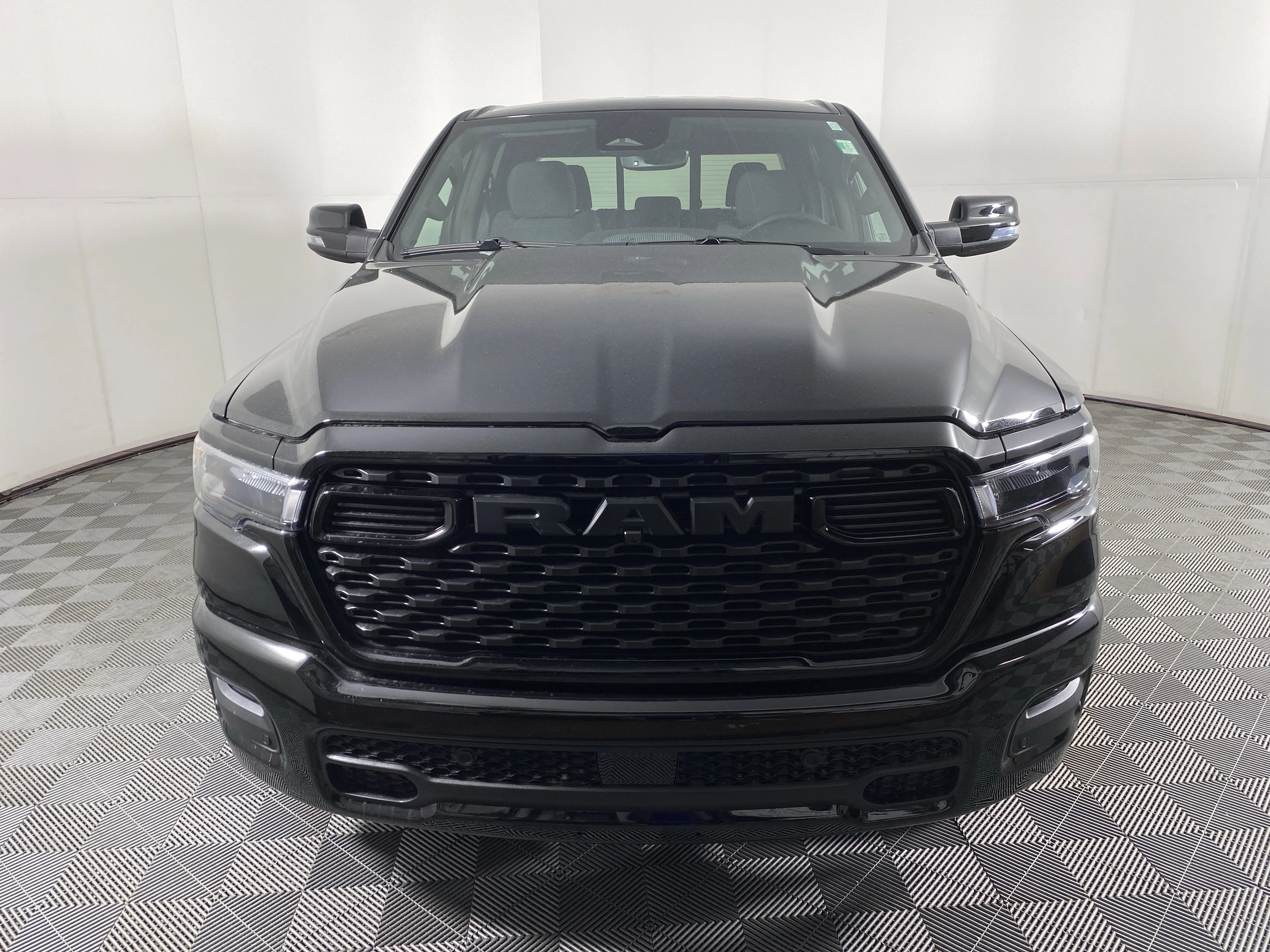 New 2026 Diamond Black Crystal Pearl-Coat Exterior Paint RAM Big Horn/Lone Star image 11