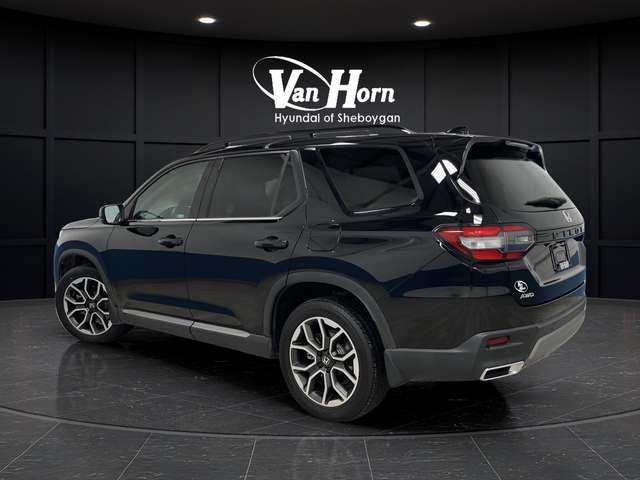 Used 2023 Black Honda Touring image 3