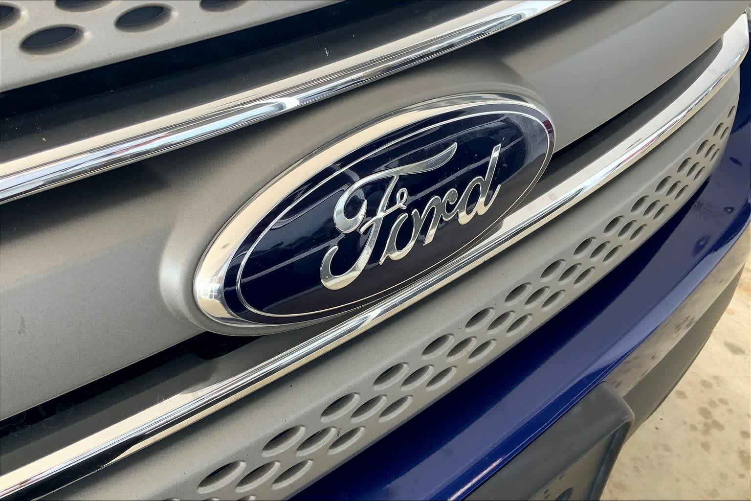Used 2015 Deep Impact Blue Metallic Ford Base image 34