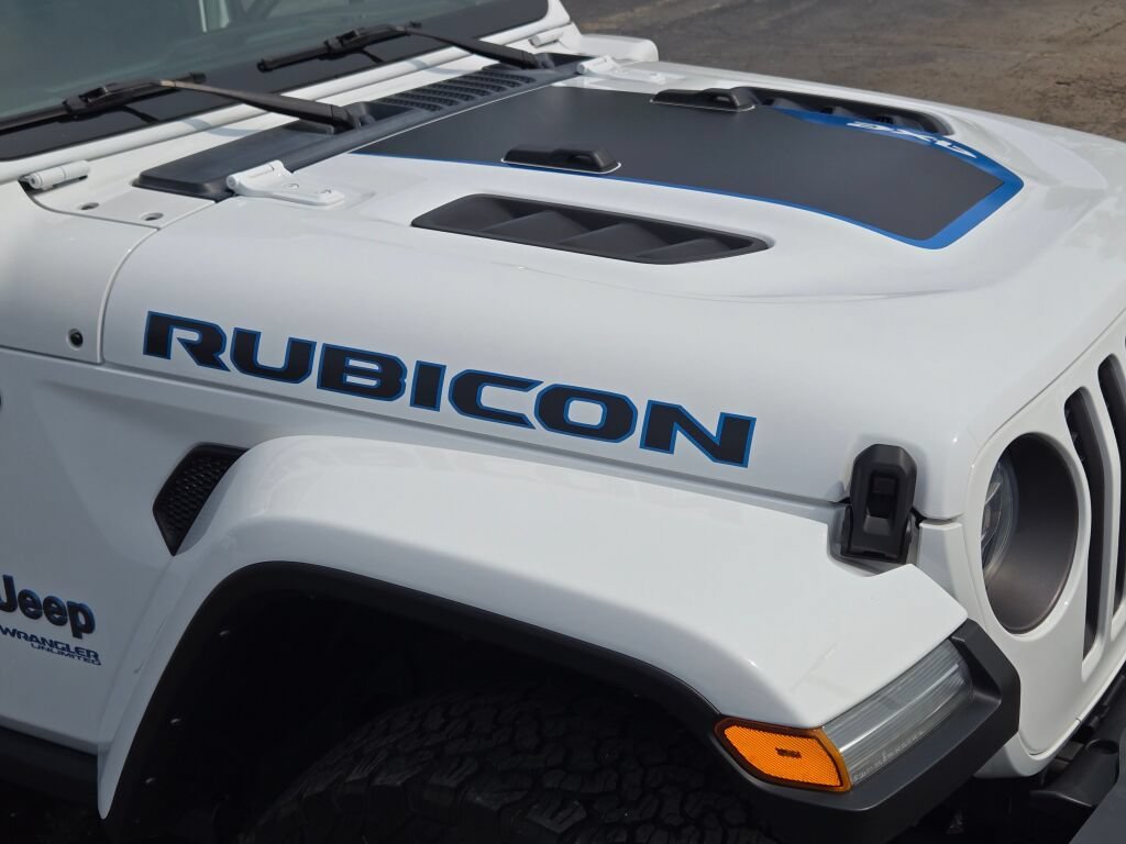 Used 2022 White Jeep Unlimited Rubicon 4xe image 6