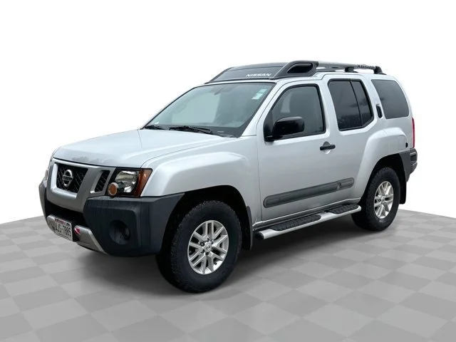 Used 2015 Silver Nissan S image 1