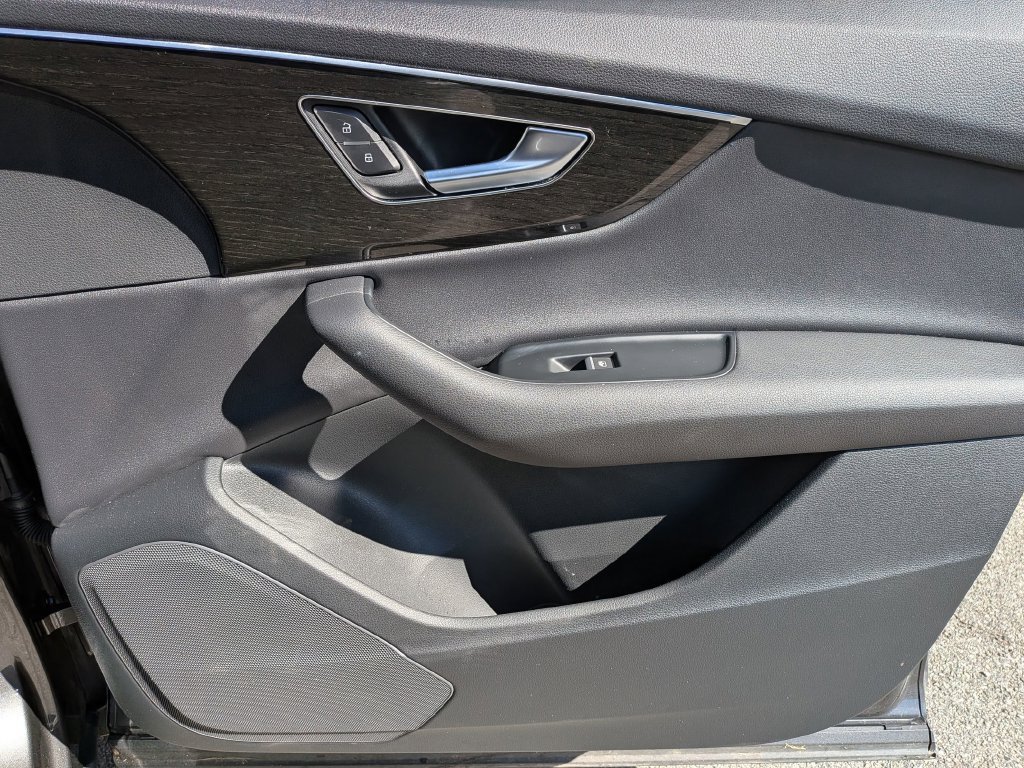 Used 2023  Audi 45 Premium image 33