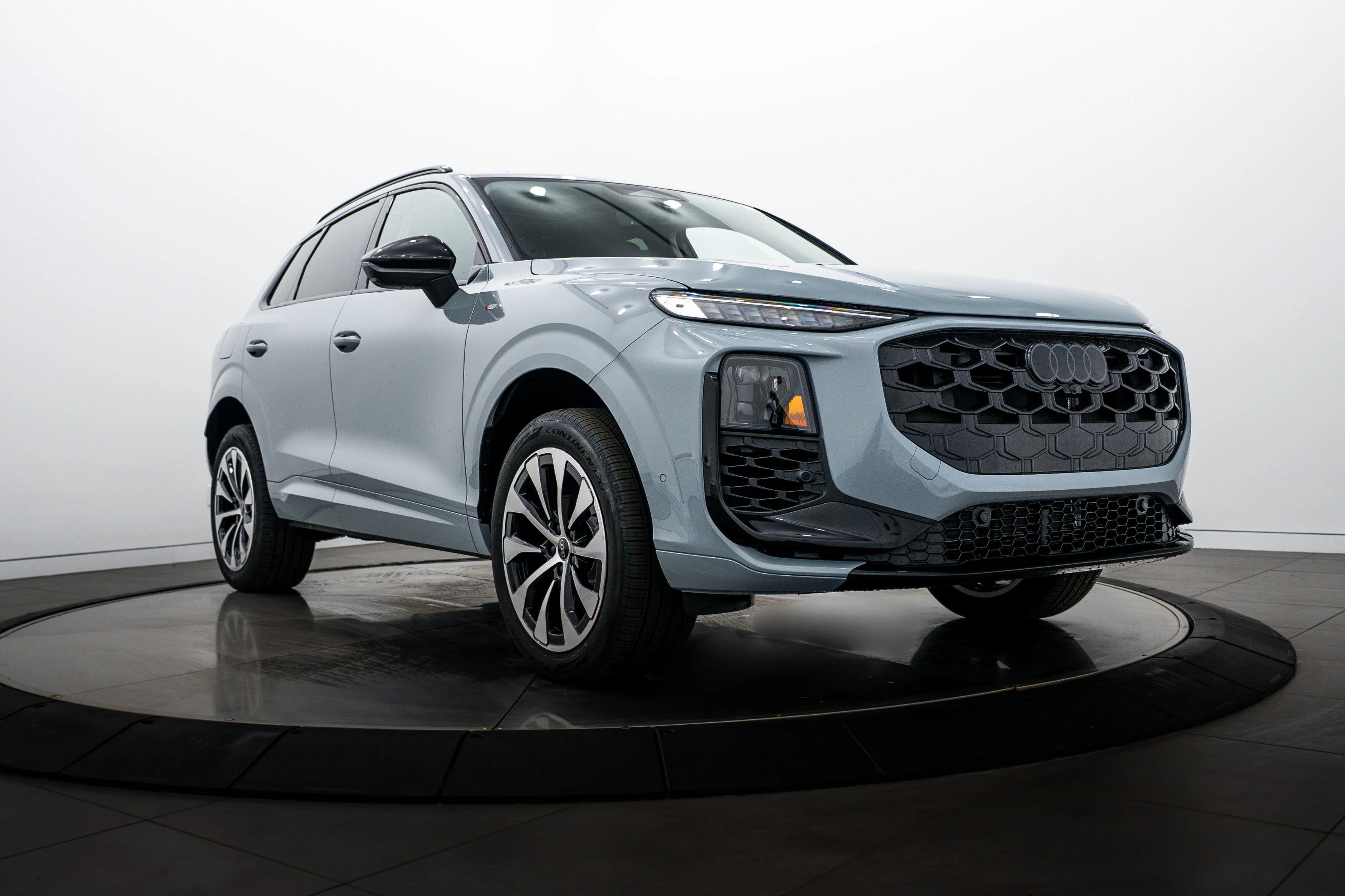 2026 Audi Q3 S line quattro's photo