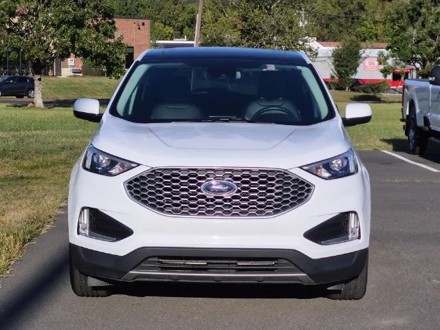 Used 2024 White Ford SEL image 16