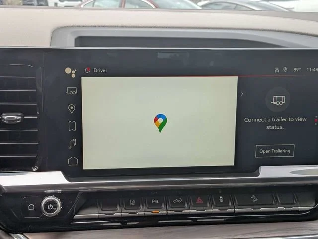 Used 2024 Summit White GMC Elevation image 22