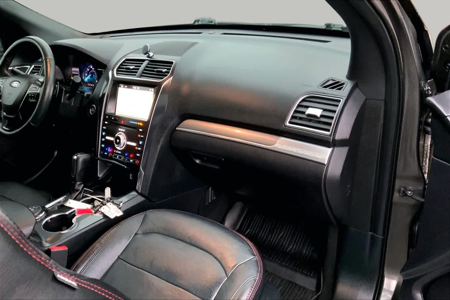 Used 2019 Magnetic Metallic Ford Sport image 17