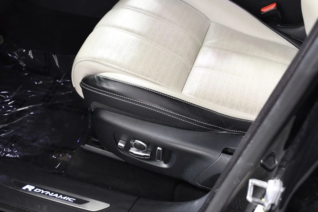 Used 2018 Santorini Black Land Rover HSE R-Dynamic image 16