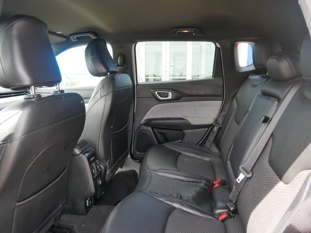 Used 2024 White Jeep Latitude image 5