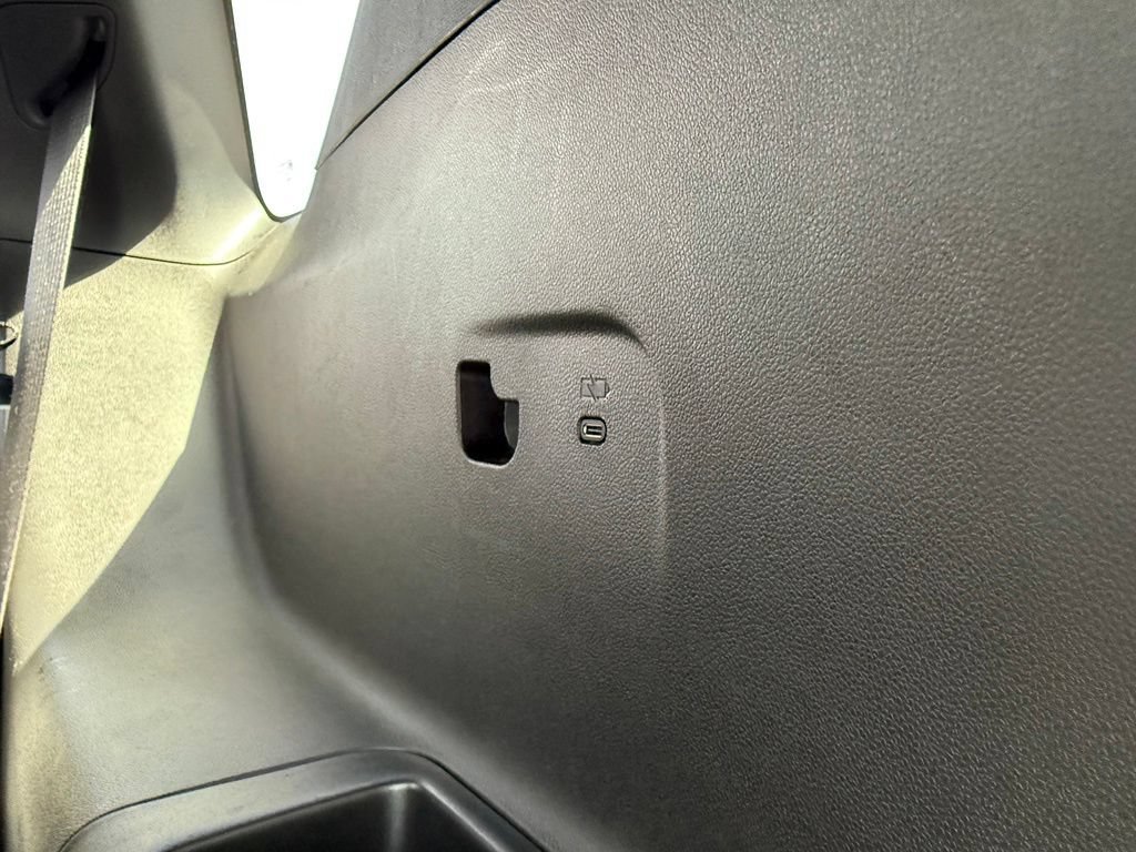 Used 2025 Summit White Chevrolet LT image 38