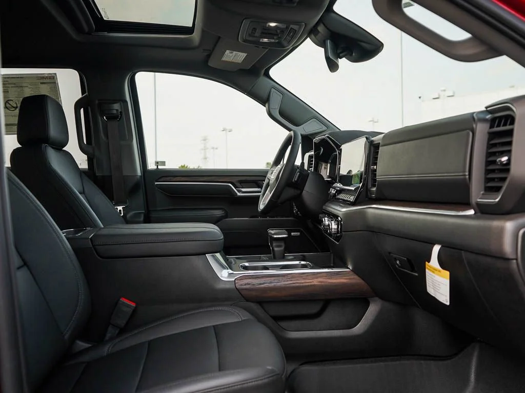 2026 GMC Sierra 1500 SLT - Photo 8