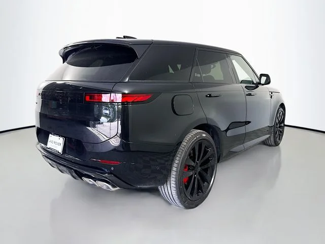 New 2026 Santorini Black Metallic Land Rover Dynamic SE image 5