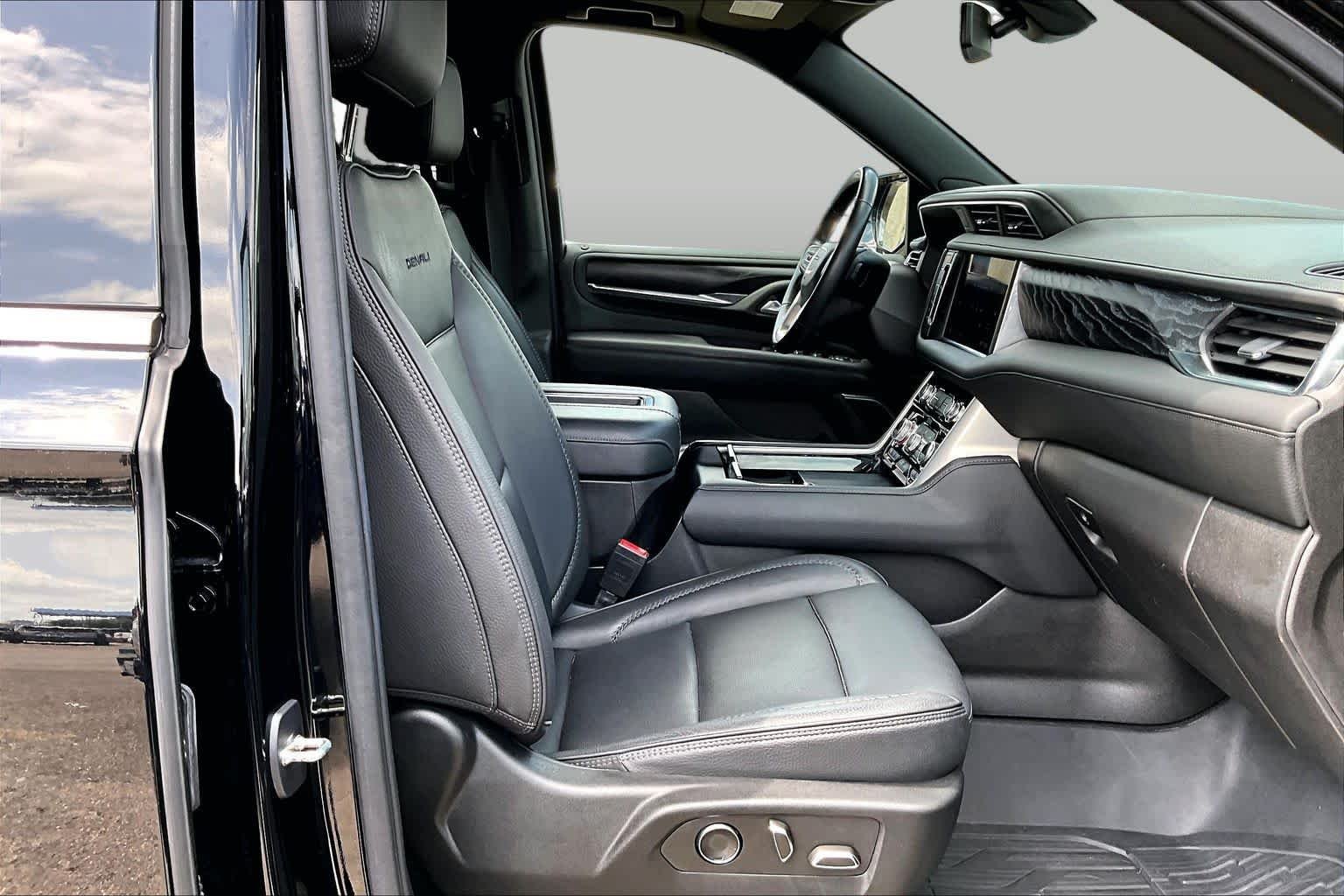 Used 2021 Onyx Black GMC Denali image 10