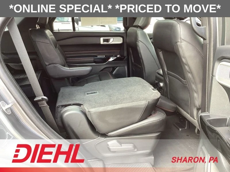 Used 2022 Gray Ford ST-Line image 17