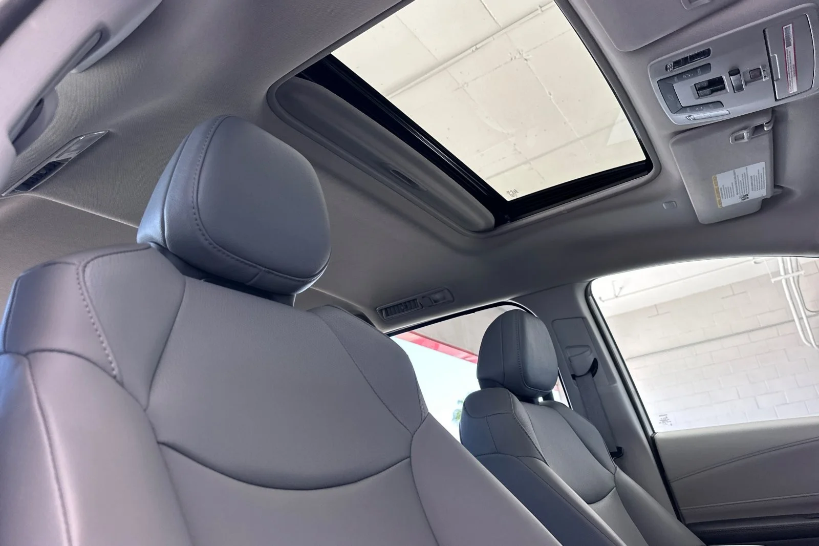 Used 2022 CELESTIAL SILVER MET Toyota XLE image 17