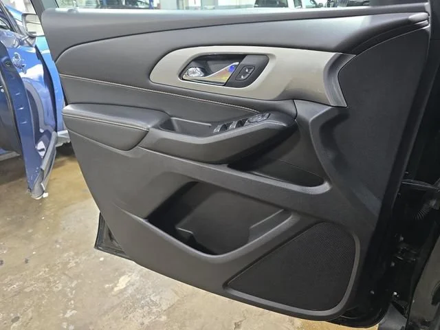Used 2019 MOSAIC BLACK METALLIC Chevrolet LS image 26