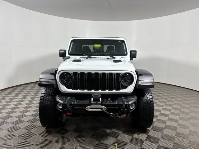 Used 2024 Jeep Gladiator Rubicon with VIN 1C6JJTBG0RL126424 for sale in Shakopee, Minnesota