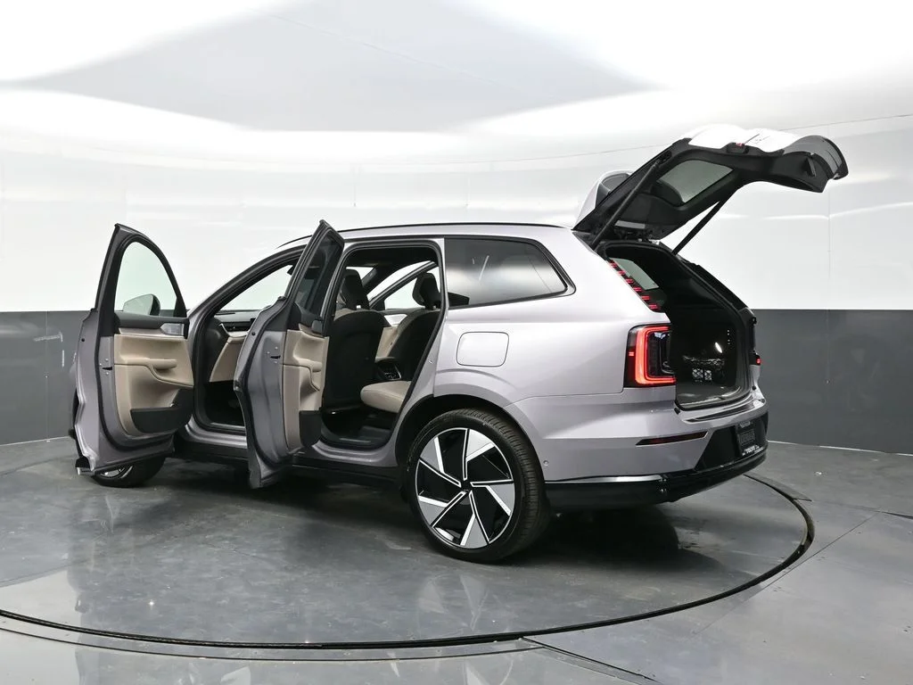New 2026 Aurora Silver Volvo Ultra image 40