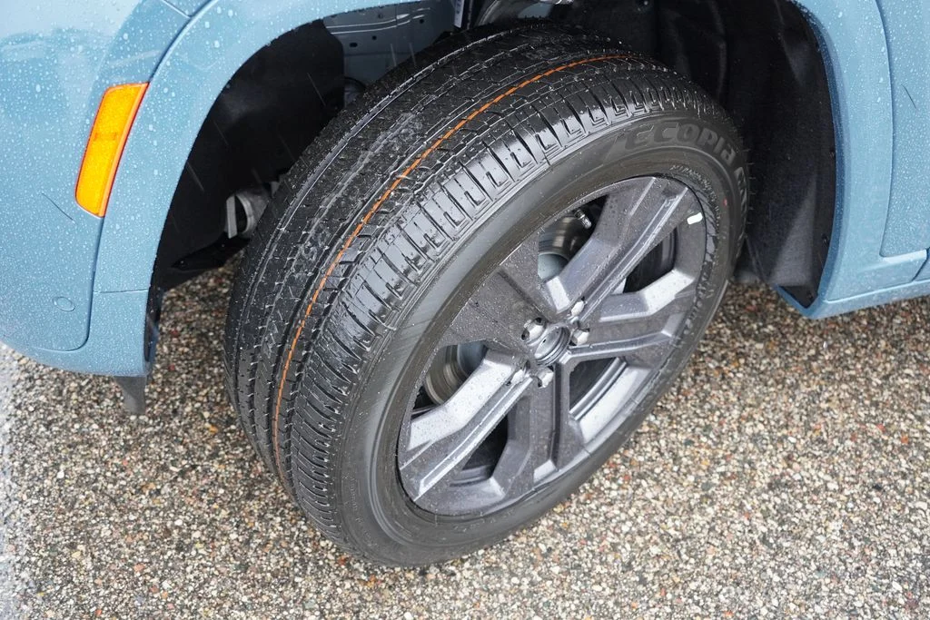 New 2027 Steel Blue Paint Jeep Limited Reserve image 9