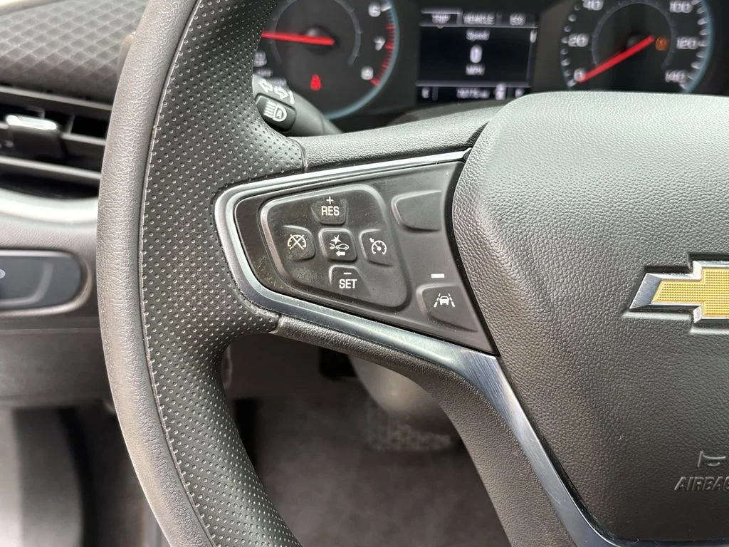 Used 2024 Summit White Chevrolet LT image 15