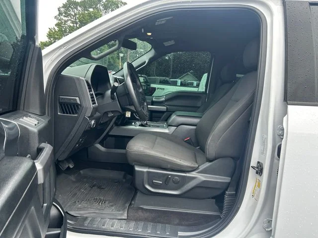 Used 2019 Oxford White Ford XLT image 9