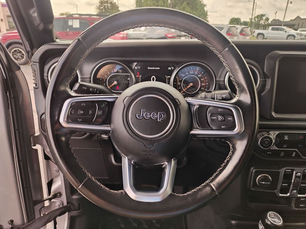 Used 2021 Silver Jeep Unlimited Sahara image 17