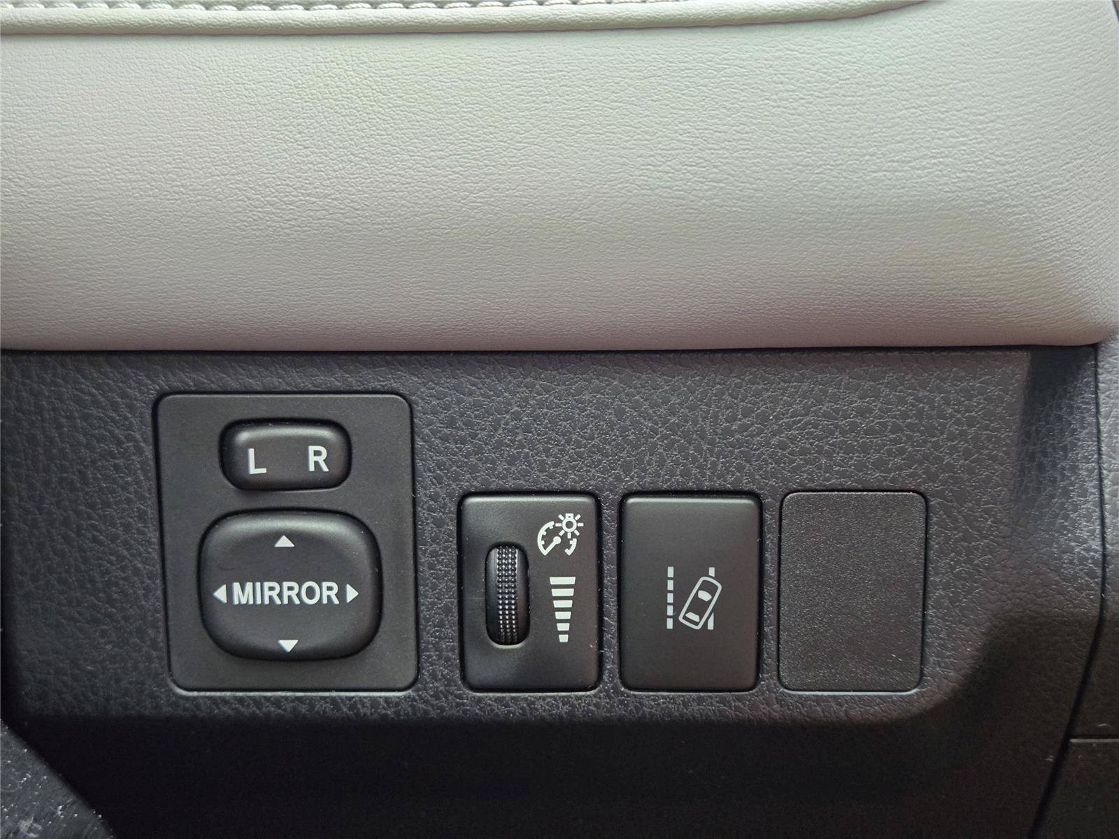 Used 2017 Red Toyota Limited image 19