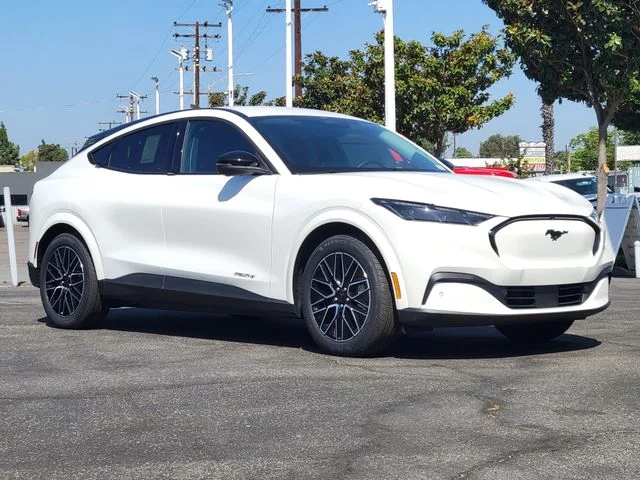 New 2026 Star White Metallic Tri-coat Ford Premium image 33