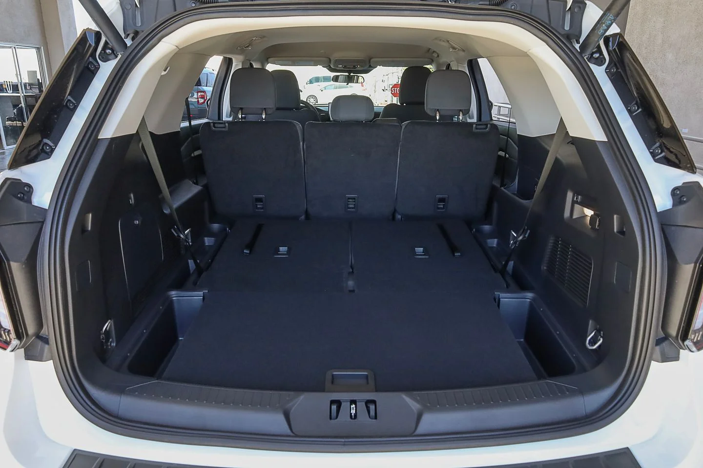New 2026 Space White Metallic Ford Active image 33