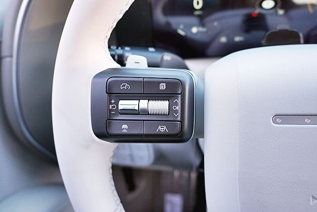 New 2026 White Hyundai SEL Premium image 38
