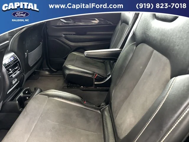 Used 2023 Black Jeep Altitude image 18