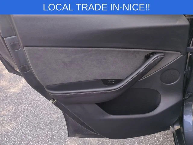 Used 2020  Tesla Long Range image 27