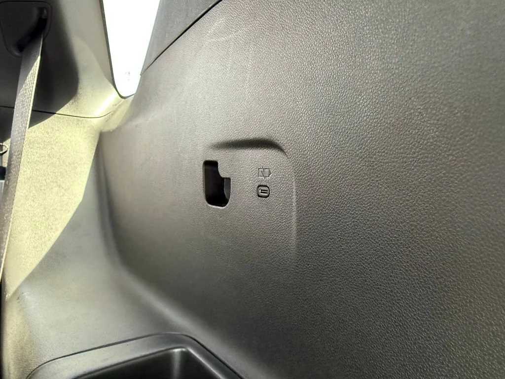 Used 2025 Summit White Chevrolet LT image 38