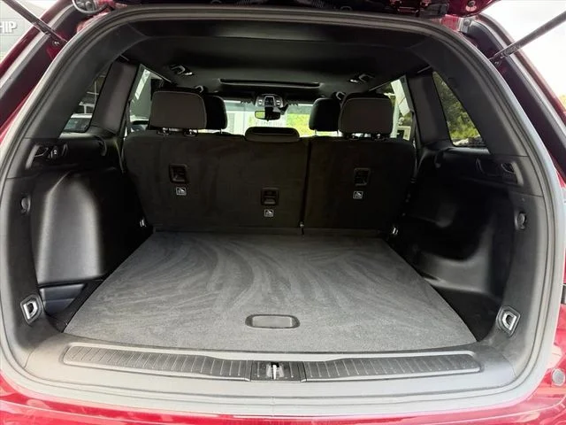 Used 2024 Red Jeep Laredo X image 27