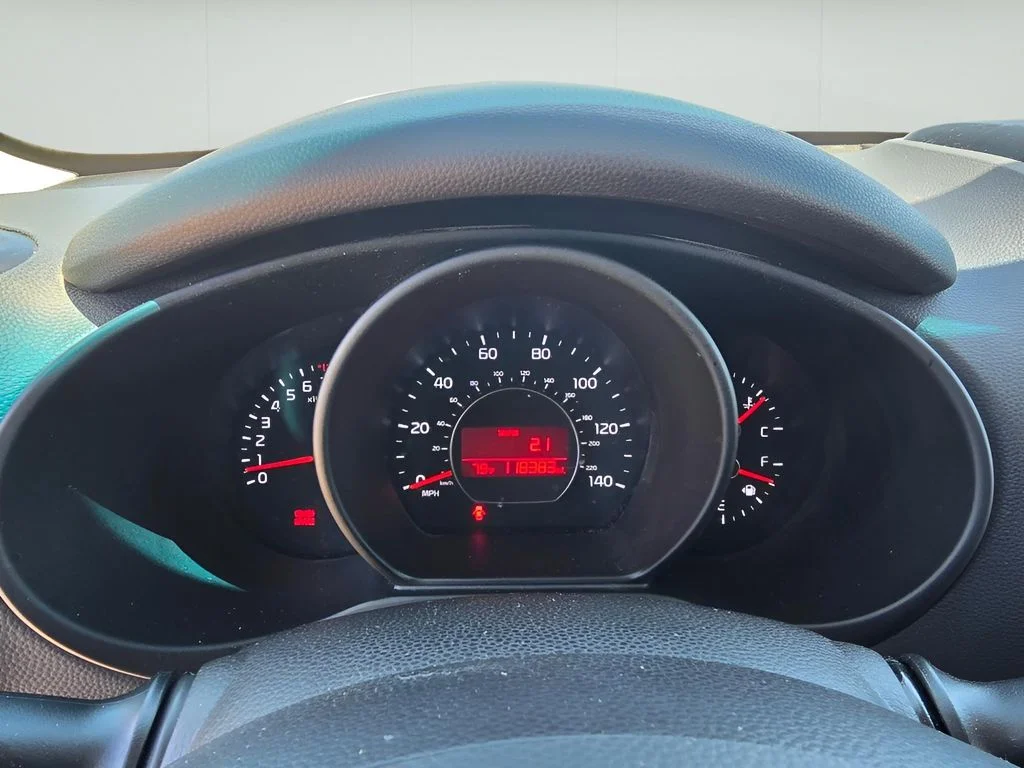 Used 2015 Latte Brown Kia Base image 20