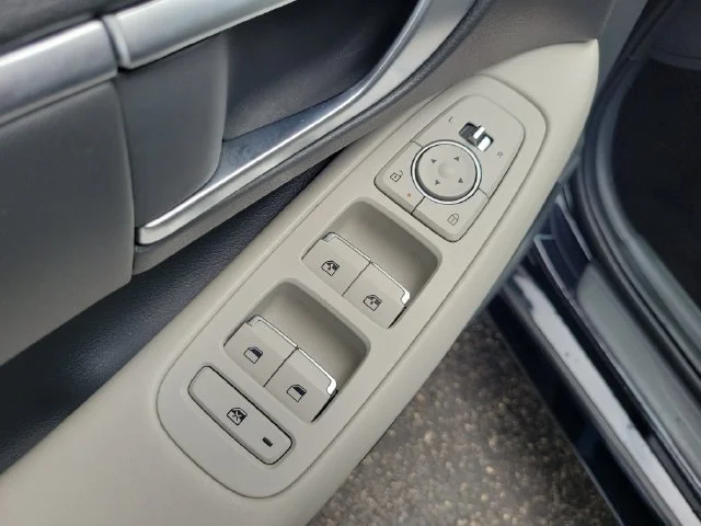 Used 2024 Blue Hyundai SEL image 16