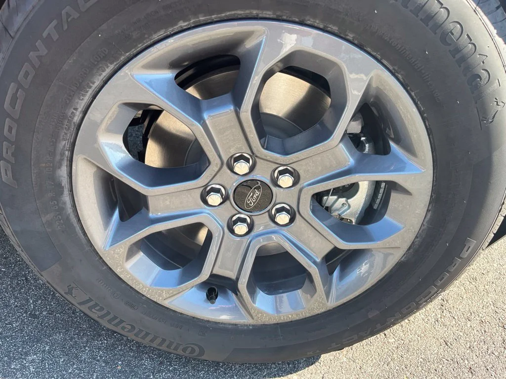 New 2026 Carbonized Gray Metallic Ford XLT image 9