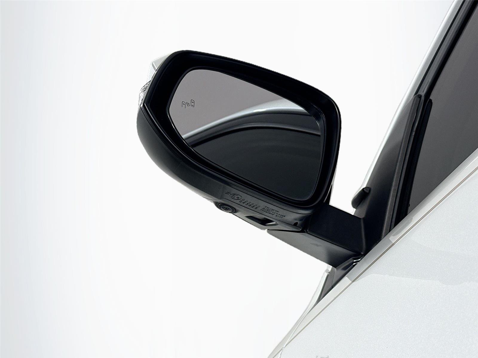 Certified Used 2024 Wind Chill Pearl Toyota Limited image 5