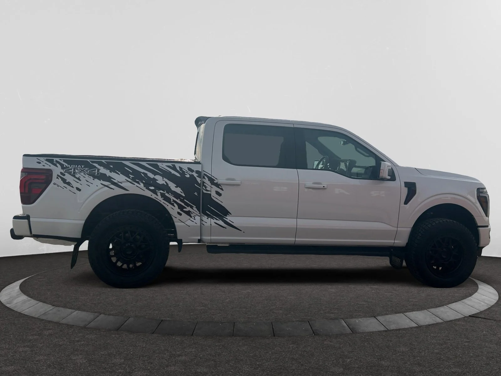 New 2026 Star White Metallic Tri-Coat Ford Lariat* w/ Level Kit, Spoiler, Tonneau  etc image 6