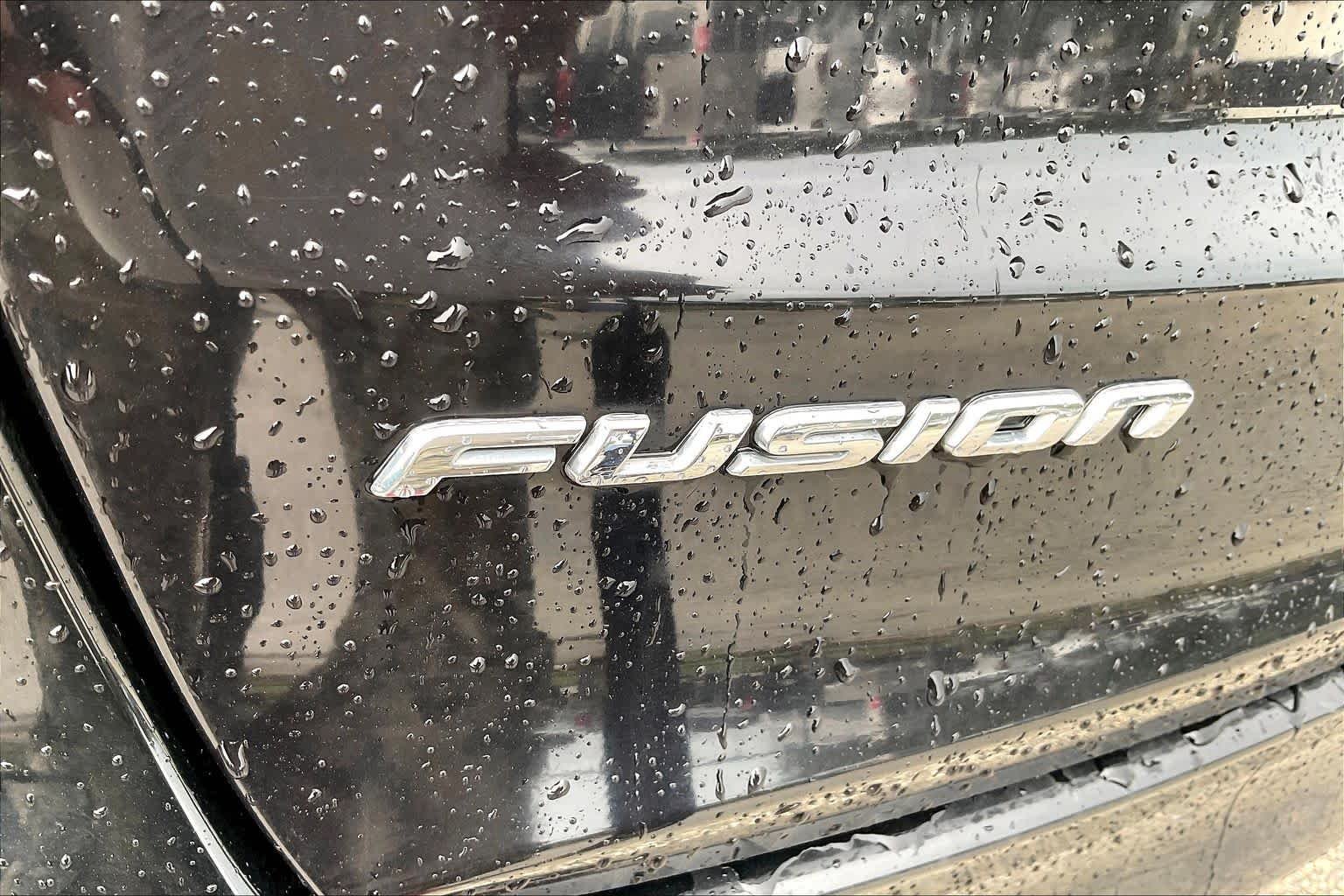 Used 2019 Agate Black Ford SE image 10
