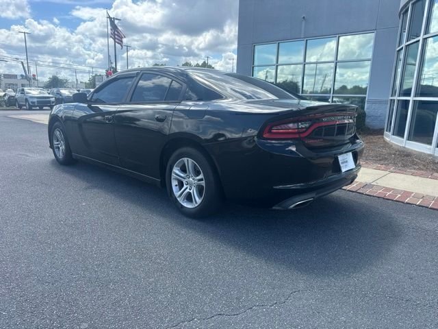 Used 2016 Silver Dodge SE image 9