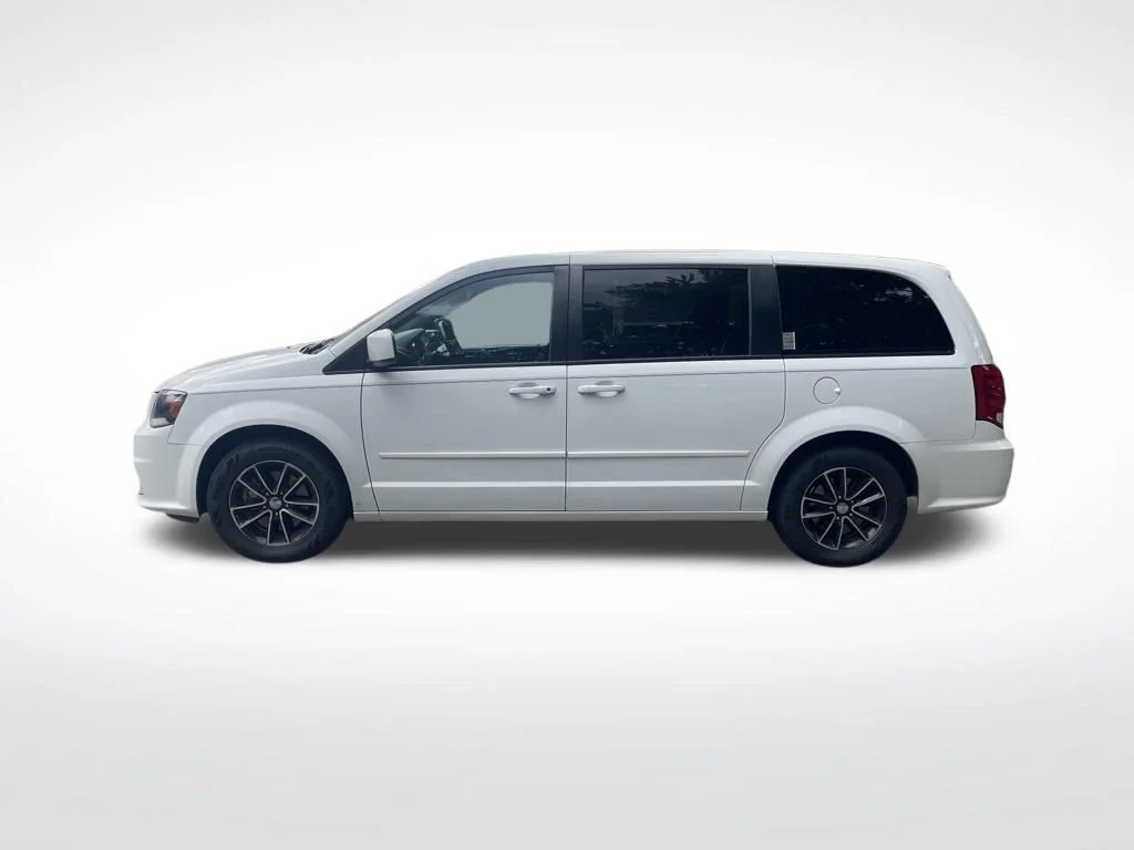 Used 2017 Dodge Grand Caravan SE Plus with VIN 2C4RDGBGXHR632312 for sale in Newport News, VA