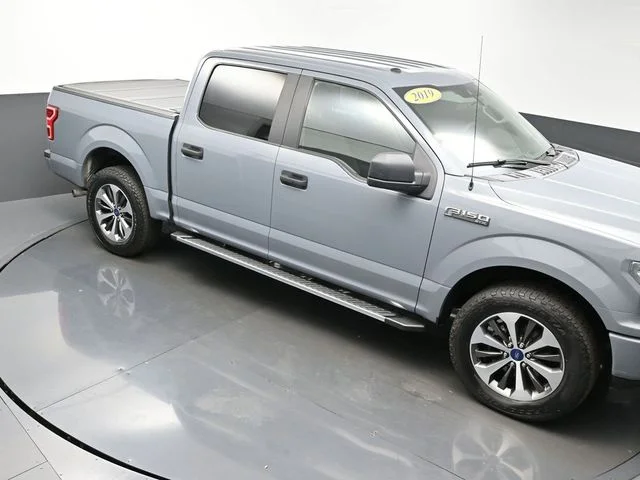 Used 2019 Black Ford XL image 17