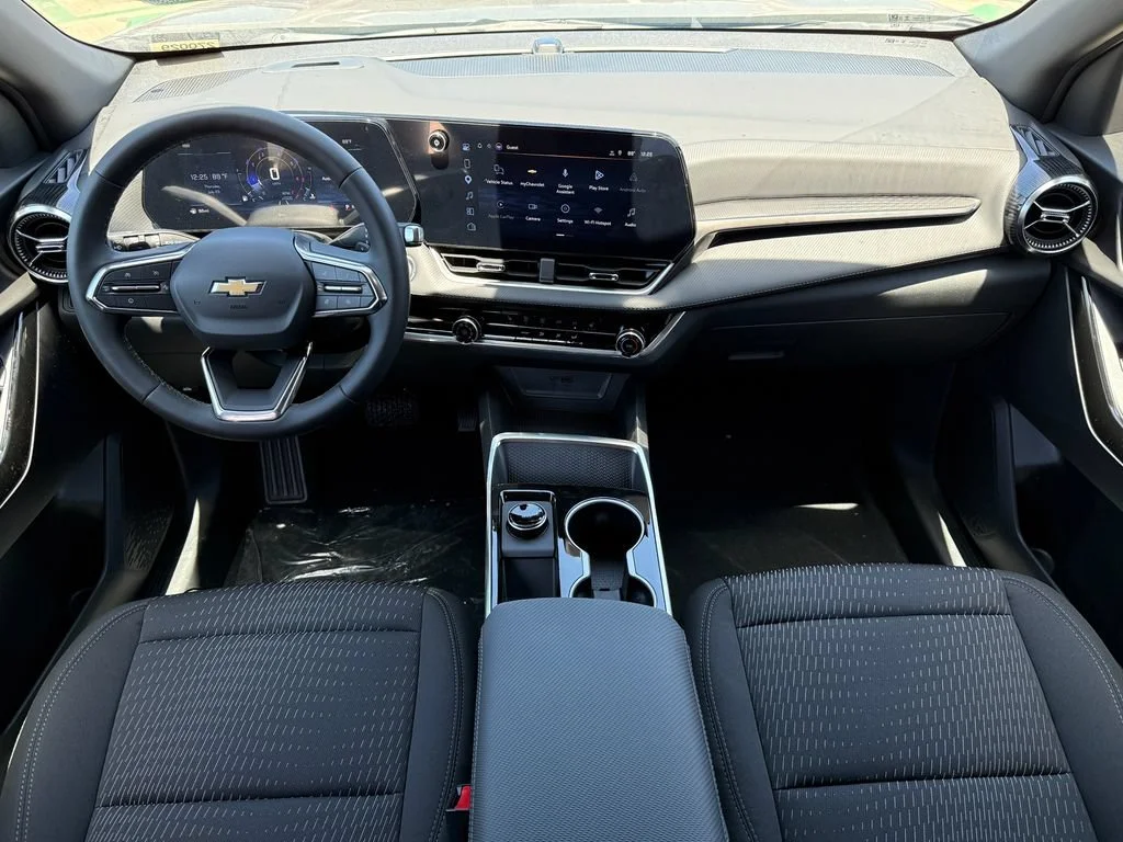 2027 Chevrolet Equinox LT - Photo 8