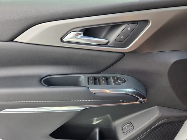 2027 Chevrolet Traverse LT - Photo 14