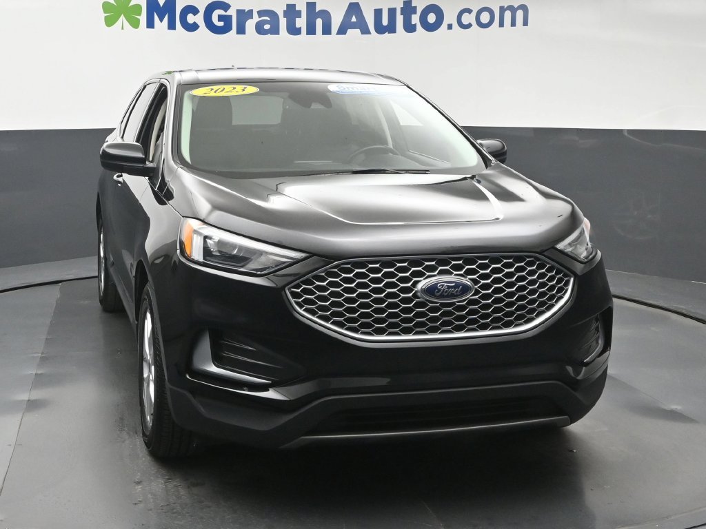 Used 2023 Black Ford SEL image 5
