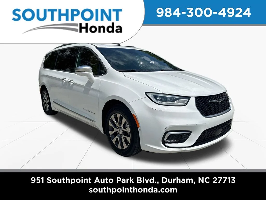 2022 Chrysler Pacifica Hybrid Pinnacle Hybrid's photo