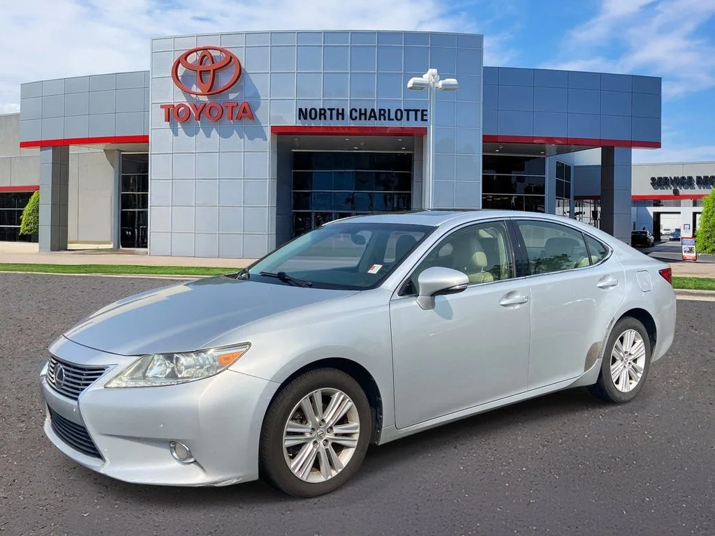Used 2013 Silver Lexus 350 image 3