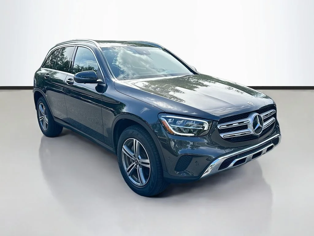 Certified Used 2022  Mercedes-Benz GLC 300 image 3